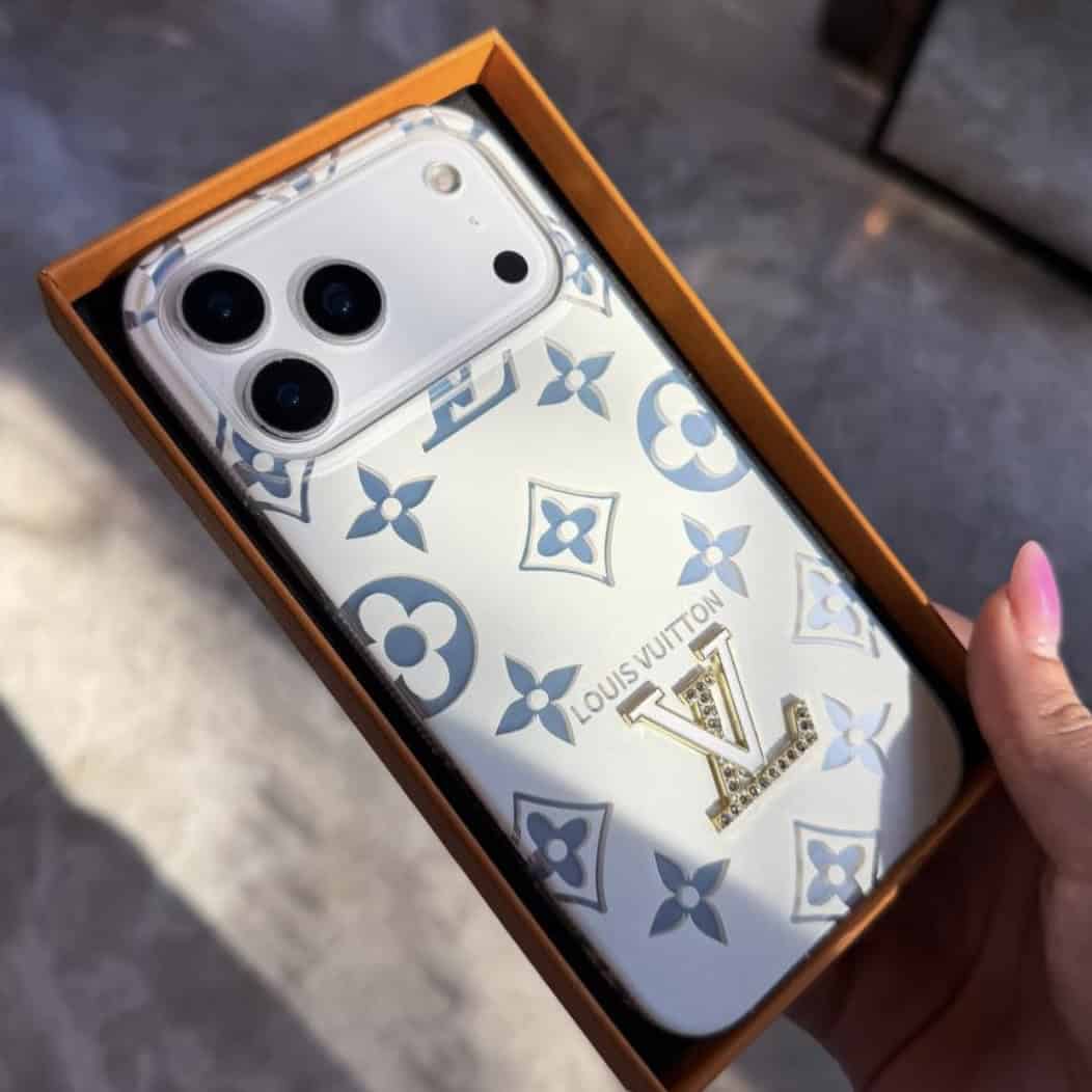 Screenshot قاب گوشی LV Hologram C4674 | قاب لویی ویتون هولوگرامی - تصویر 1