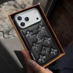 قاب گوشی آیفون Black LV Diamond C4765 | قاب لویی ویتون مشکی دیاموند - تصویر 2