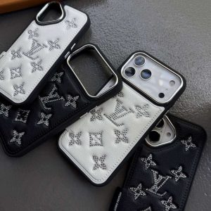 قاب گوشی ایفون ۱۷ Lv دیاموند   c4766 - تصویر 2