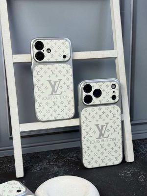 قاب گوشی لویی ویتون لنز سفید C2258 | قاب LV سفید لنزدار - تصویر 3