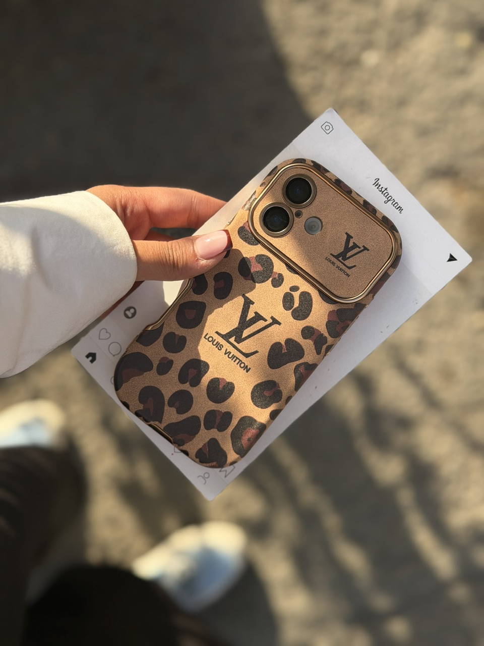 414bad-1 قاب گوشی لویی ویتون پلنگی طلایی Louis Vuitton Leopard Golden C2319 - تصویر 1
