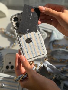 قاب گوشی لاوین با بند مچی C2320 - تصویر 3