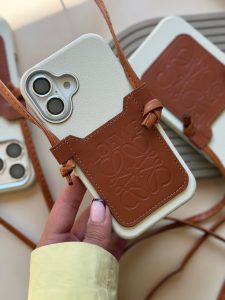 قاب گوشی چرمی Loewe با جاکارتی و بند بلند C2323 - تصویر 3