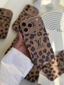 قاب گوشی لویی ویتون پلنگی طلایی Louis Vuitton Leopard Golden C2319 - تصویر 4
