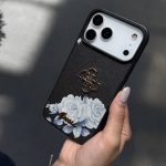 قاب آیفون ۱۶ و ۱۷ Flowers GUESS مشکی C4701