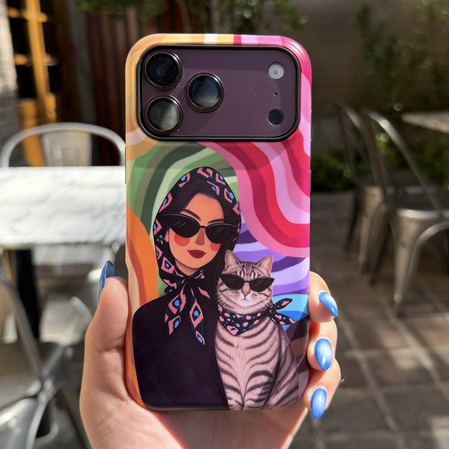 قاب زن و گربه آیفون
